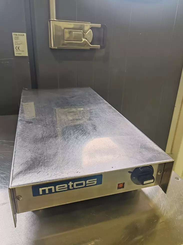 Metos lämpölevy 30x60x12 - Ravintolan käytetyt paistotasot - 200550 - 1