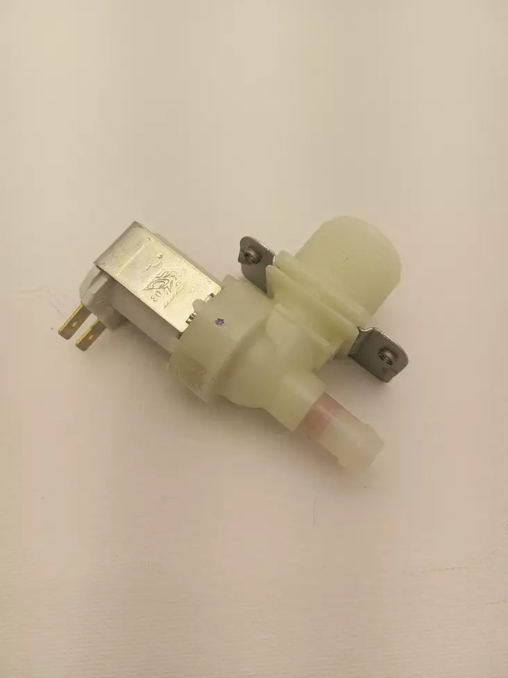 Magneettiventtiili kulma 0,5ltr/min - Jääpalakoneiden magneettiventtiilit - 200332 - 1