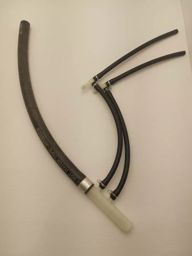 Jakotukki uunin pesujärjestelmään - Electrolux uunin letkut - 200265 - 1