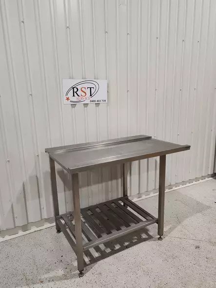 120cm tiskipöytä alahyllyllä - Käytetyt astianpesukoneet - 200618 - 2